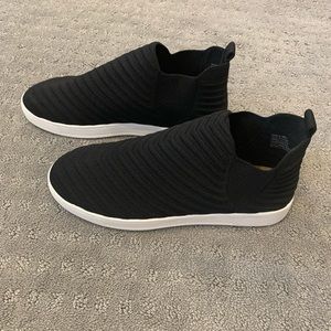 Women’s Sonoma Goods For Life Mid Top Black Knit Sneakers Size 10 NWT Slip On